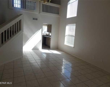 7481 Umbria Drive - Photo Thumbnail 2