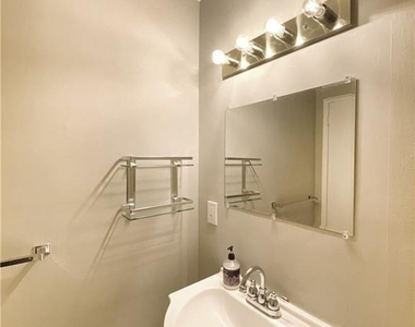 196 Park Street - Photo Thumbnail 5