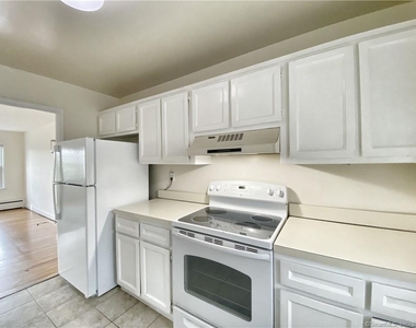 196 Park Street - Photo Thumbnail 2
