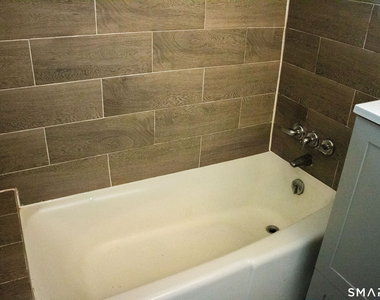 405 Wilson Street - Photo Thumbnail 6