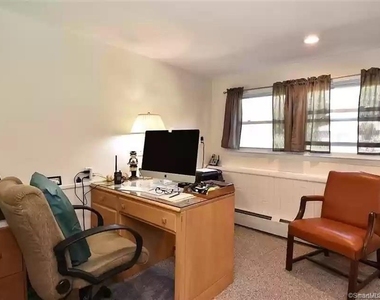 21 Mcdermott Circle - Photo Thumbnail 16