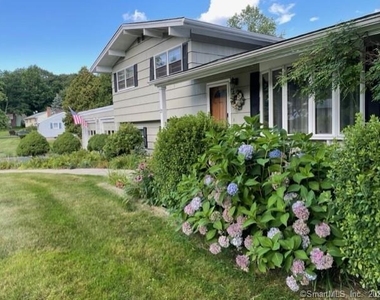 21 Mcdermott Circle - Photo Thumbnail 2