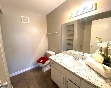7885 Flamingo Road - Photo Thumbnail 16