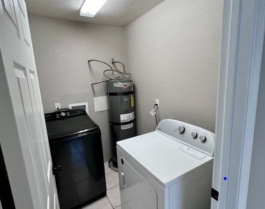 6928 Appleton Drive - Photo Thumbnail 8
