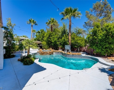 7686 Gossamer Wind Street - Photo Thumbnail 41