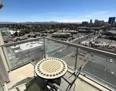 900 Las Vegas Boulevard - Photo Thumbnail 6