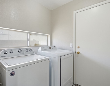808 Majestic Rock Circle - Photo Thumbnail 10
