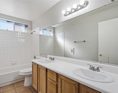 808 Majestic Rock Circle - Photo Thumbnail 16