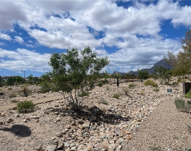 11593 Cedar Shore Avenue - Photo Thumbnail 12