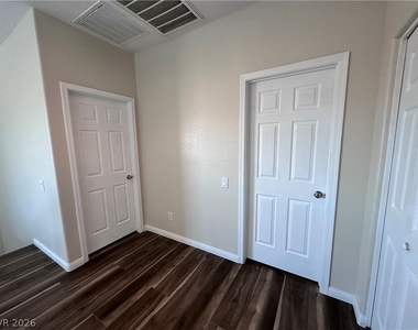 2820 Dowitcher Avenue - Photo Thumbnail 12