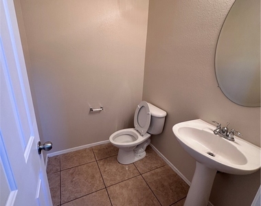 2820 Dowitcher Avenue - Photo Thumbnail 3