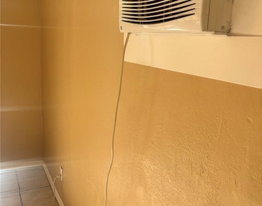 1118 Laurel Avenue - Photo Thumbnail 13