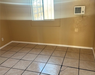 1118 Laurel Avenue - Photo Thumbnail 4