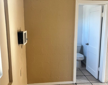1118 Laurel Avenue - Photo Thumbnail 8