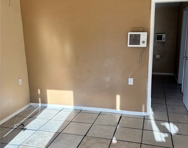 1118 Laurel Avenue - Photo Thumbnail 12