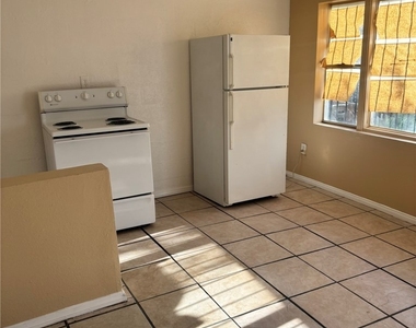 1118 Laurel Avenue - Photo Thumbnail 1