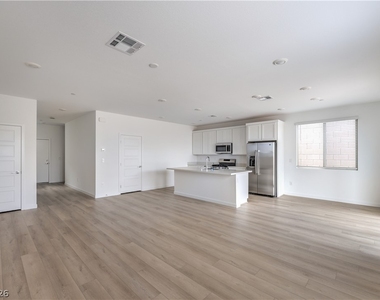 11804 Waterbird Avenue - Photo Thumbnail 4
