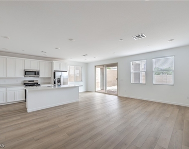 11804 Waterbird Avenue - Photo Thumbnail 3