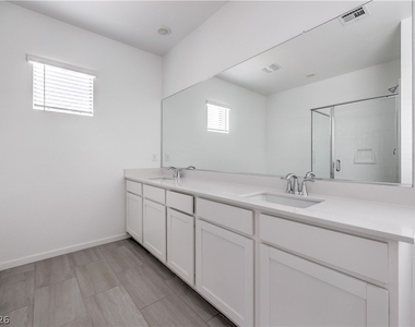 11804 Waterbird Avenue - Photo Thumbnail 10