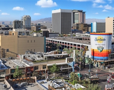 150 Las Vegas Boulevard - Photo Thumbnail 1