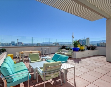 150 Las Vegas Boulevard - Photo Thumbnail 17