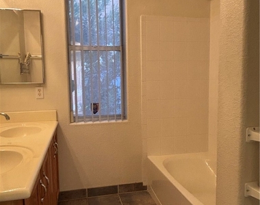 1601 Tranquil Meadows Lane - Photo Thumbnail 18
