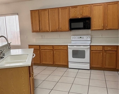 1601 Tranquil Meadows Lane - Photo Thumbnail 5