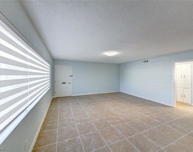 1700 Rexford Drive - Photo Thumbnail 30