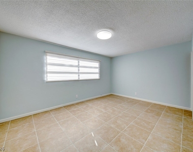 1700 Rexford Drive - Photo Thumbnail 34