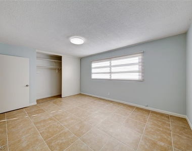 1700 Rexford Drive - Photo Thumbnail 37