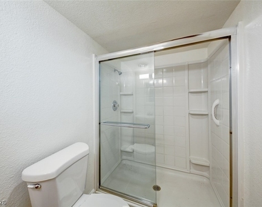 1700 Rexford Drive - Photo Thumbnail 43