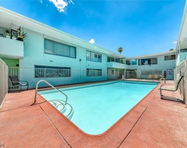 1700 Rexford Drive - Photo Thumbnail 25