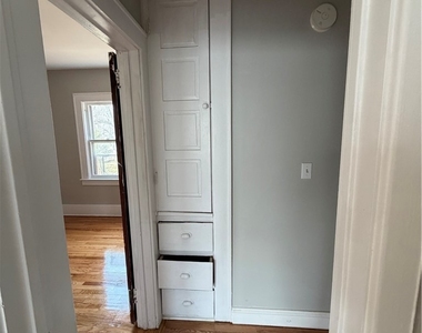 501-2 Clarendon Street - Photo Thumbnail 9