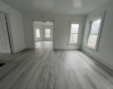 229 Kellogg Street - Photo Thumbnail 14