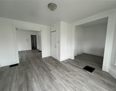 229 Kellogg Street - Photo Thumbnail 3