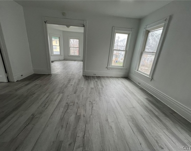 229 Kellogg Street - Photo Thumbnail 15