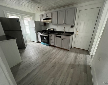 229 Kellogg Street - Photo Thumbnail 8