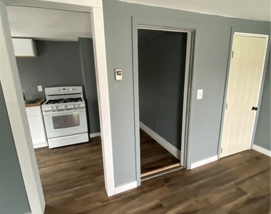 752 S Main Street - Photo Thumbnail 7