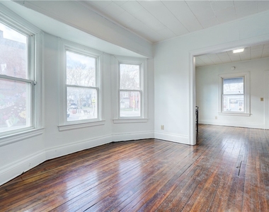 459 Parsells Avenue - Photo Thumbnail 9