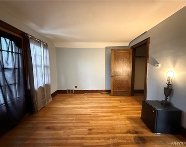 733 Lasalle Avenue - Photo Thumbnail 7