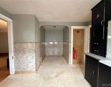 733 Lasalle Avenue - Photo Thumbnail 3