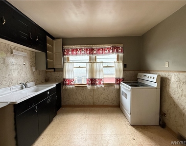 733 Lasalle Avenue - Photo Thumbnail 2