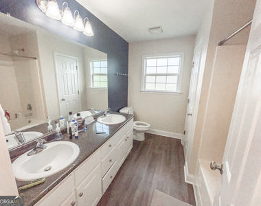 613 Waverly Lane - Photo Thumbnail 7