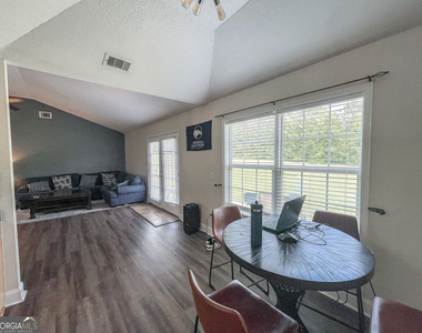 613 Waverly Lane - Photo Thumbnail 2