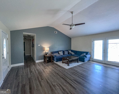 613 Waverly Lane - Photo Thumbnail 4