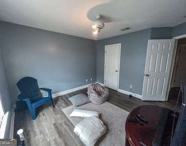 613 Waverly Lane - Photo Thumbnail 9