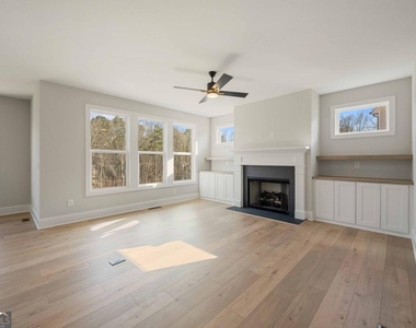 126 Spaulding Lane - Photo Thumbnail 6