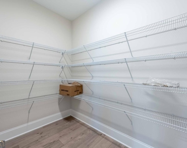 126 Spaulding Lane - Photo Thumbnail 17