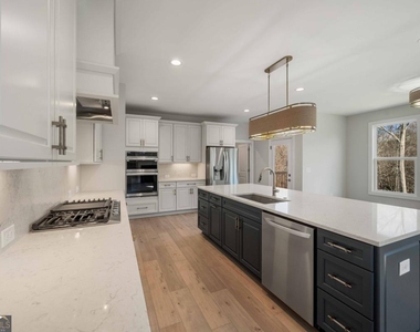 126 Spaulding Lane - Photo Thumbnail 11