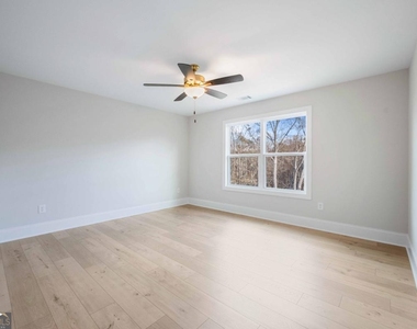 126 Spaulding Lane - Photo Thumbnail 27
